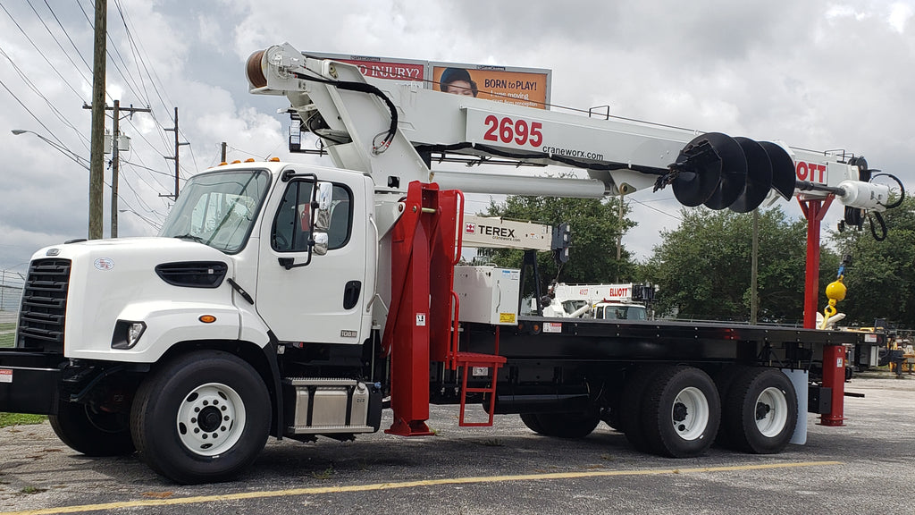 New Elliott 2695F-D with a 36" auger on a Freightliner 108SD