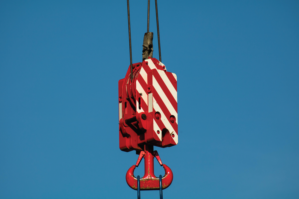TIPS FOR SAFE CRANE OPERATION WITH THE HIGHEST PRECISION STANDARDS